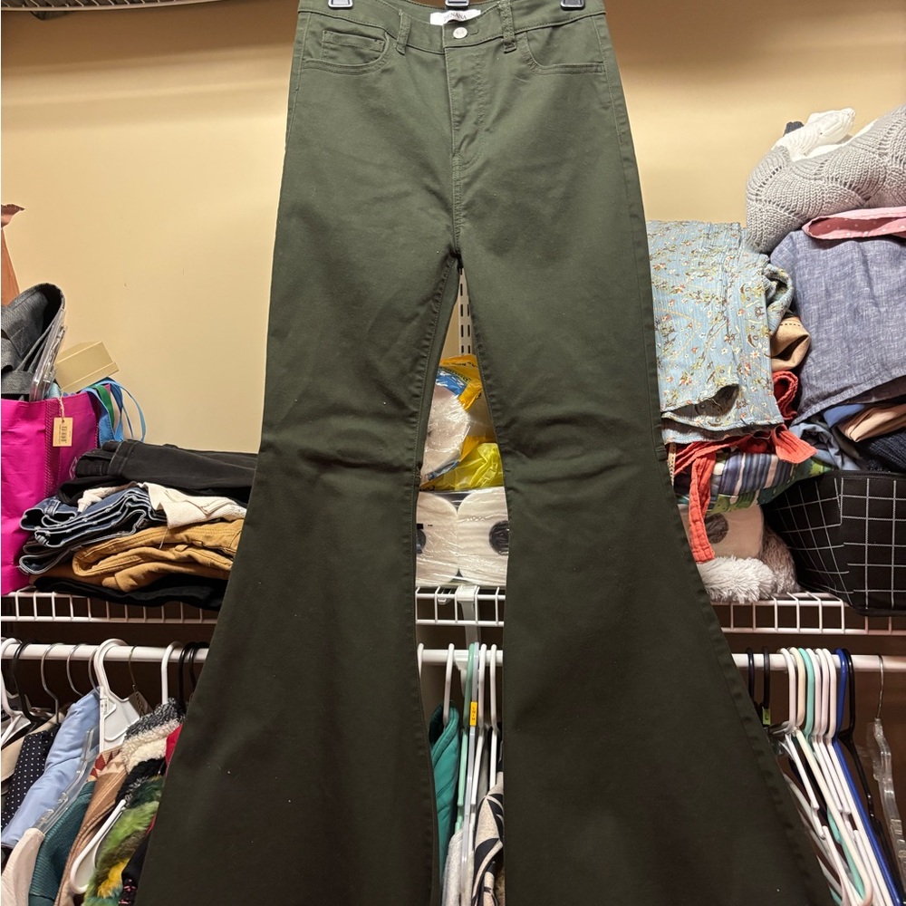 Zenan NWOT Flared Olive Green Pants